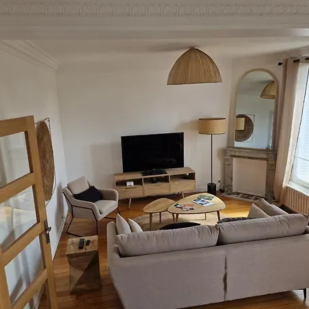 Apartment Grand 2 Pieces *